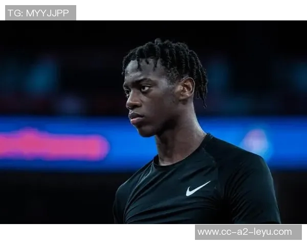 迪班萨43分生涯之夜球裤裁剪成独一无二球星卡售价引发关注