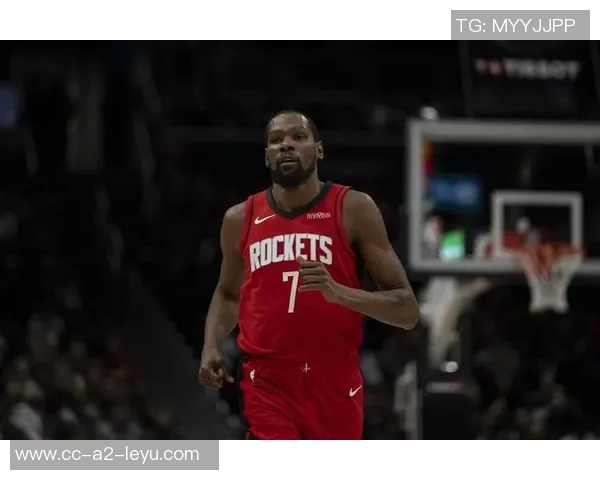 杜兰特助攻全场最高展现传球乐趣阿门称其愿意为球队做出牺牲 杜兰特助攻全场最高展现传球乐趣阿门称其愿意为球队做出牺牲