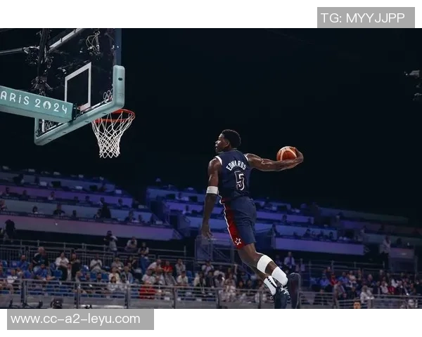 媒体人分析爱德华兹进攻端表现提升展现出更强自信心与关键时刻阅读能力 媒体人分析爱德华兹进攻端表现提升展现出更强自信心与关键时刻阅读能力